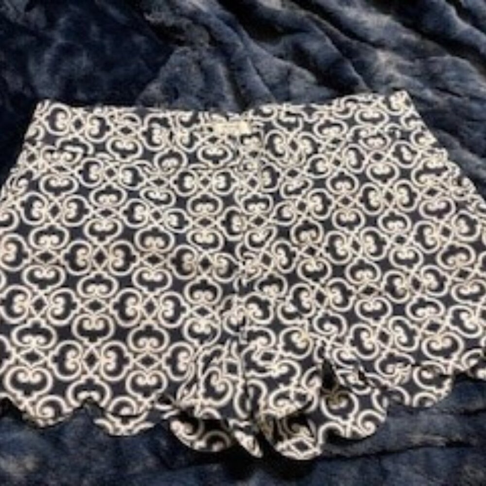 Crown & Ivy Shorts